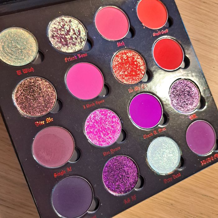 Bella Beaute Bar Dead Roses paleta cieni indie