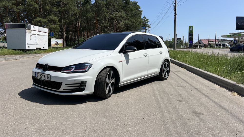 Продам Volkswagen Golf 7 GTI 2015 рік