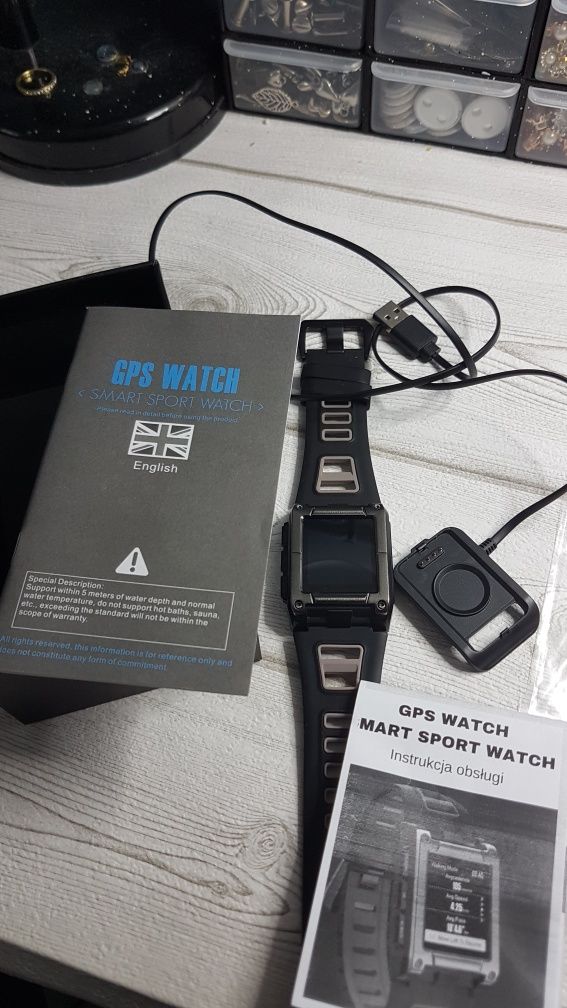 Zegarek sportowy smartwatch.