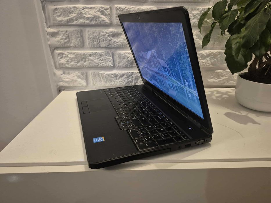 MOCNY Dell E5540 i5/16GbDDR/256SSD-Nowy/IntelHD/BATERIA-Nowa