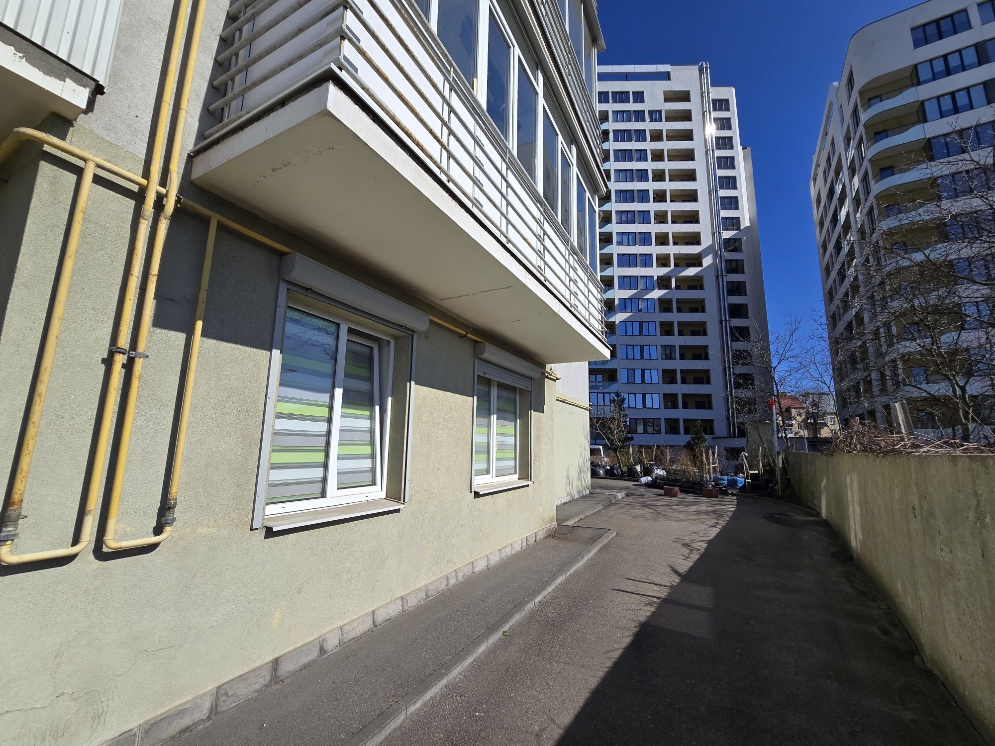 Продам комерційне приміщення | вул. Сахарова, 82