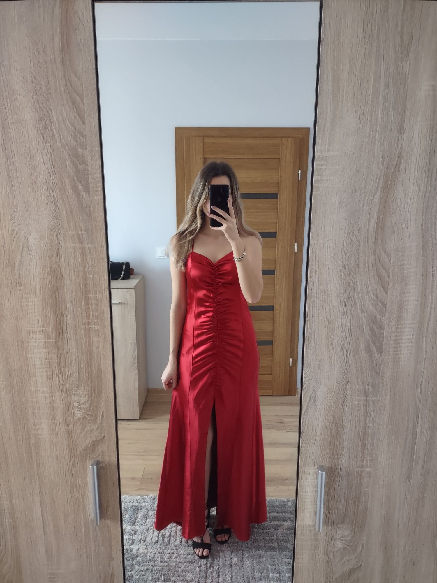 Czerwona długa maxi satynowa sukienka drapowana marszczona na M L hot