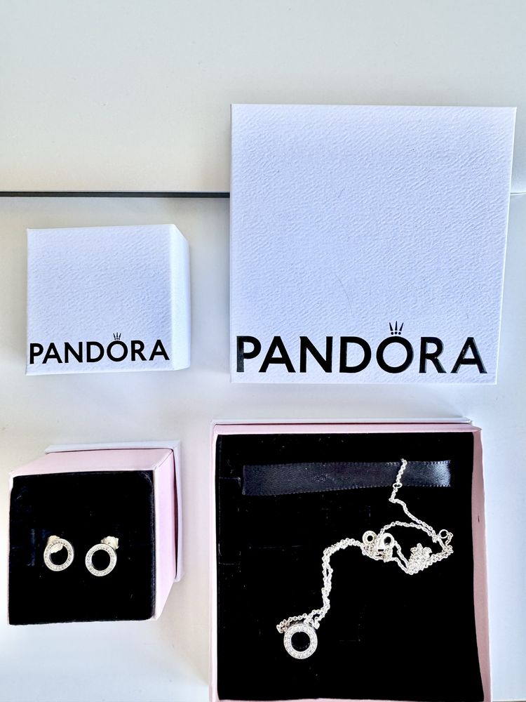 Komplet bizuterii Pandora kolczyki i naszyjnik