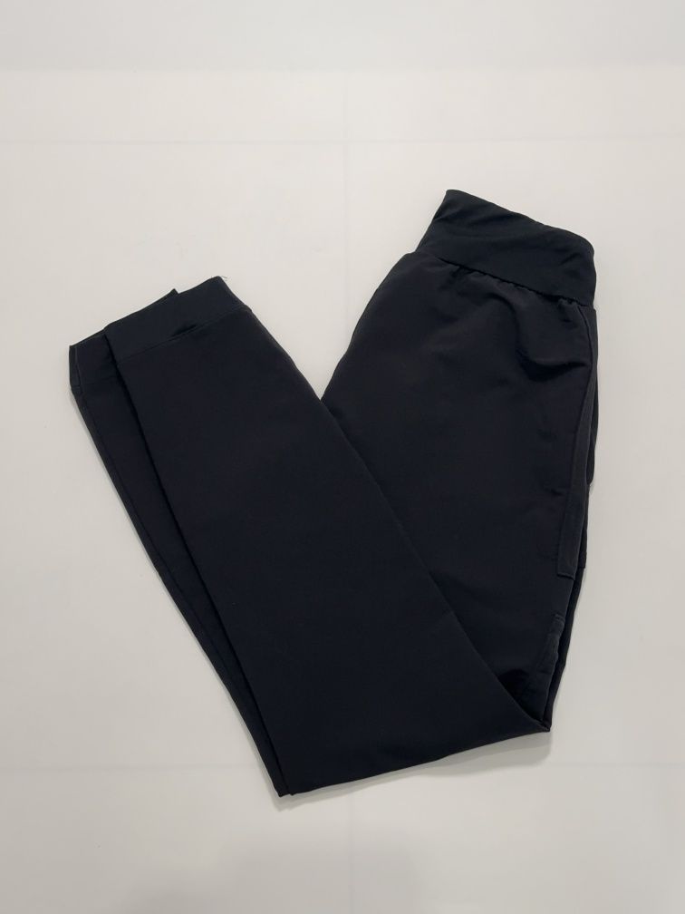 Czarne sportowe spodnie damskie M