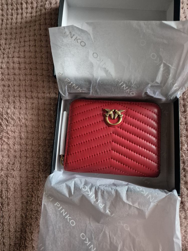 Czerwony portfelik Pinko
