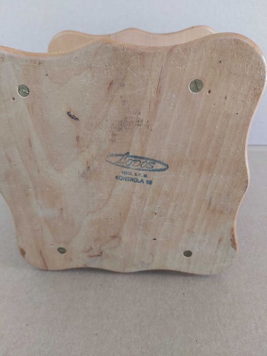 Stary młynek do kawy bardzo dobry stan zachowania.