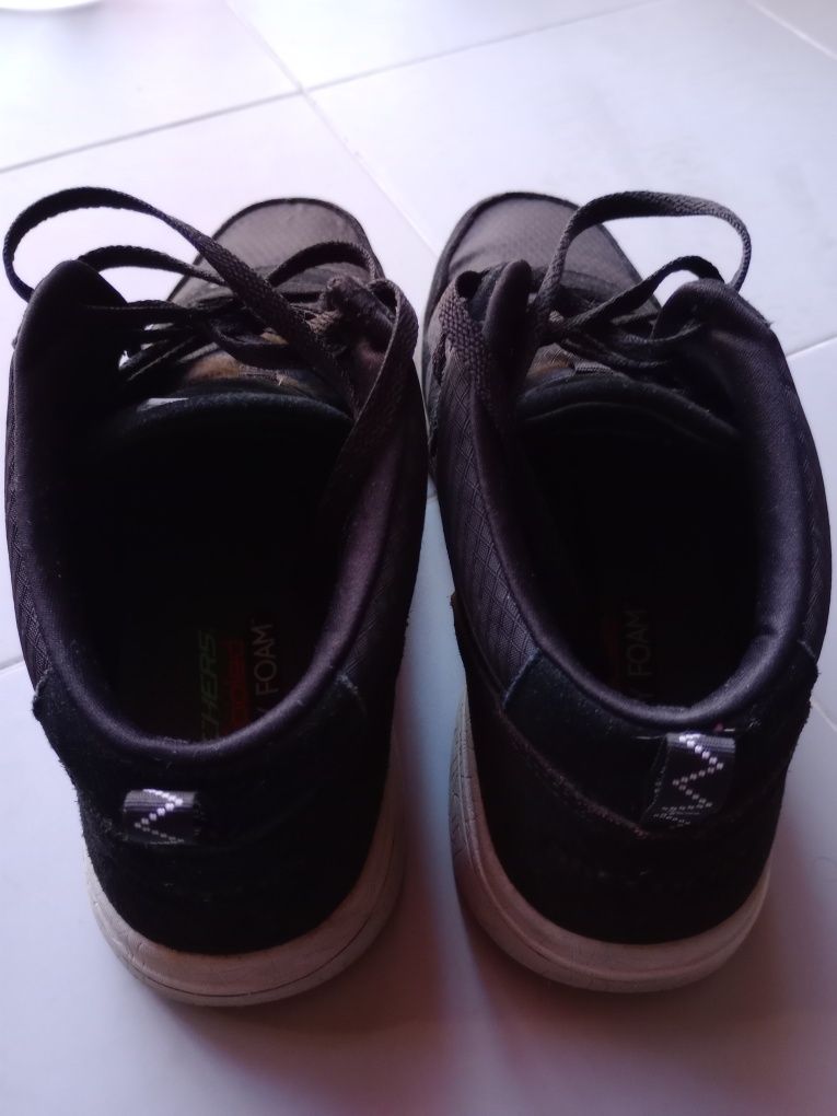 Tenis bota Skechers N°45