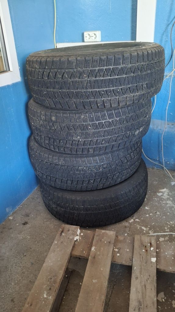 Шини б/у R17 225/60