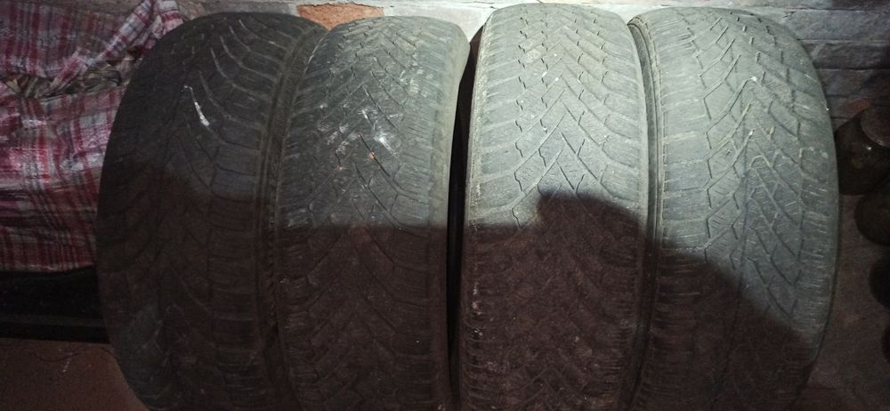 Резина зимняя Continental R14