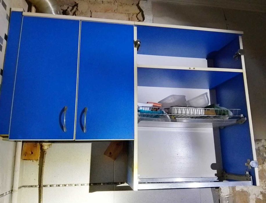 Продам кухонні меблі, трохи потребують ремонту м Київ