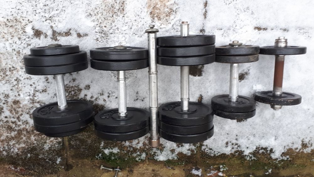 Hantle metalowe z niklowanym gryfami.