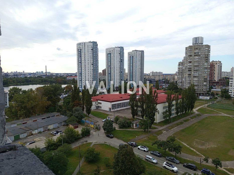 Продам 3-ком.квартиру,возле метро Оболонь, ул. Иорданская 11Д