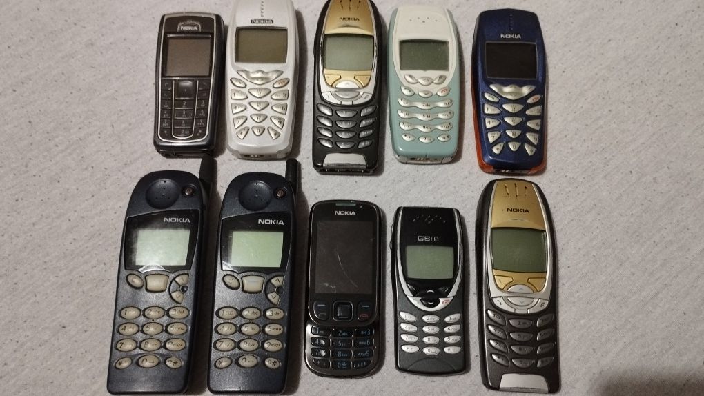 Zestaw telefonów nokia 6310 nokia 5110 nokia 8210 nokia 6303