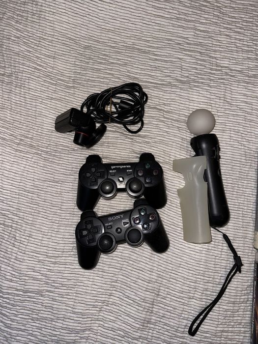 Playstation 3 (300gb) + 2 comandos + move + câmera + 14 jogos