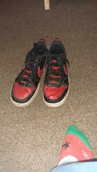 Nike red black low 2