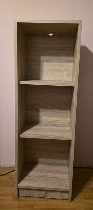 Mały regał do pokoju