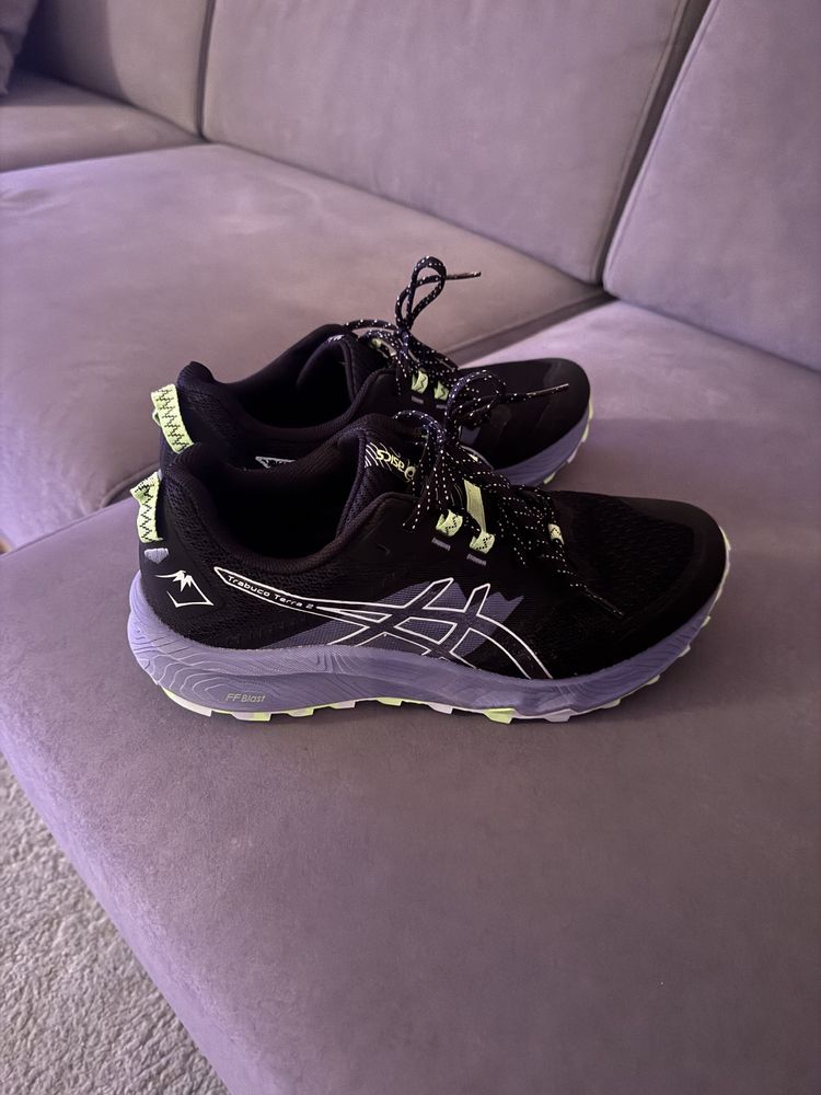 Asics trabuco terra 2