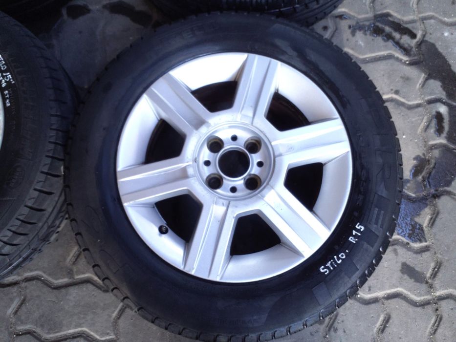 JANTES FIAT R15 COM PNEUS 195/65 FURAÇÃO 4X98