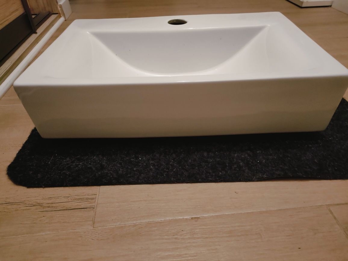 Umywalka ceramiczna