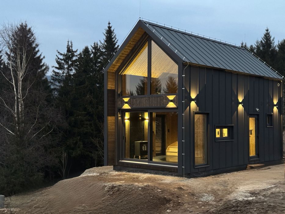 35m2 z piętrem lub antresolą