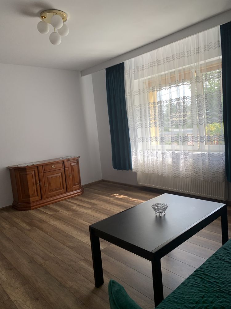 Wynajmę umeblowane mieszkanie 50m2 calość 1550 zl..