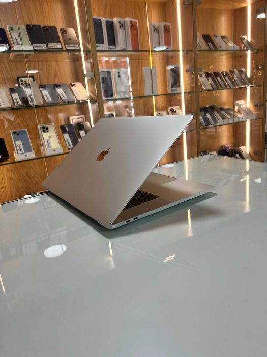 MacBook Pro 16" 512SSD 32GB RAM