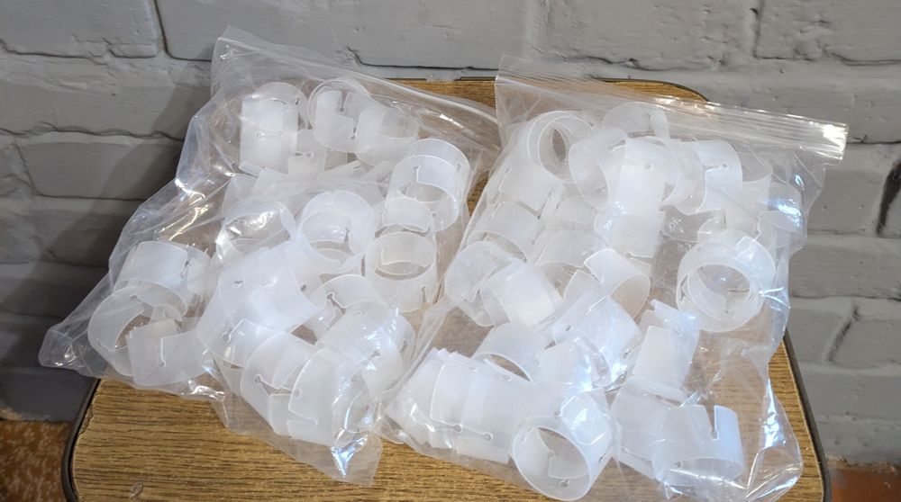 Велика кругла золота підставка для арок з металу