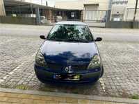 Renault clio ano 2002 com ar condicionado