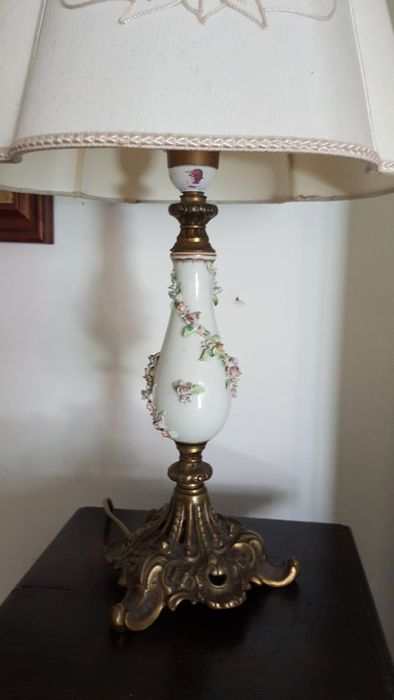 Candeeiro de apoio em porcelana