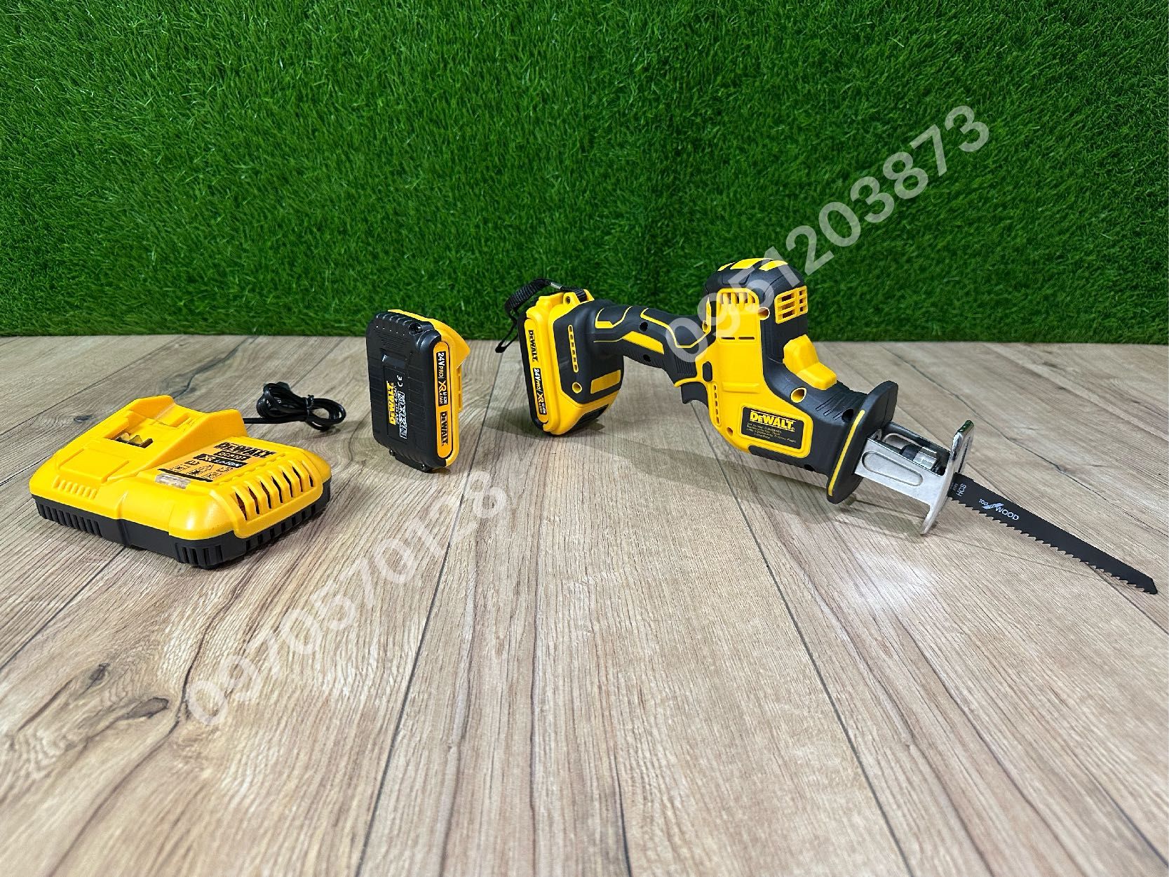 Аккумуляторная Сабельная пила DeWALT DCS312NT 24V 5Ah полотно 23мм