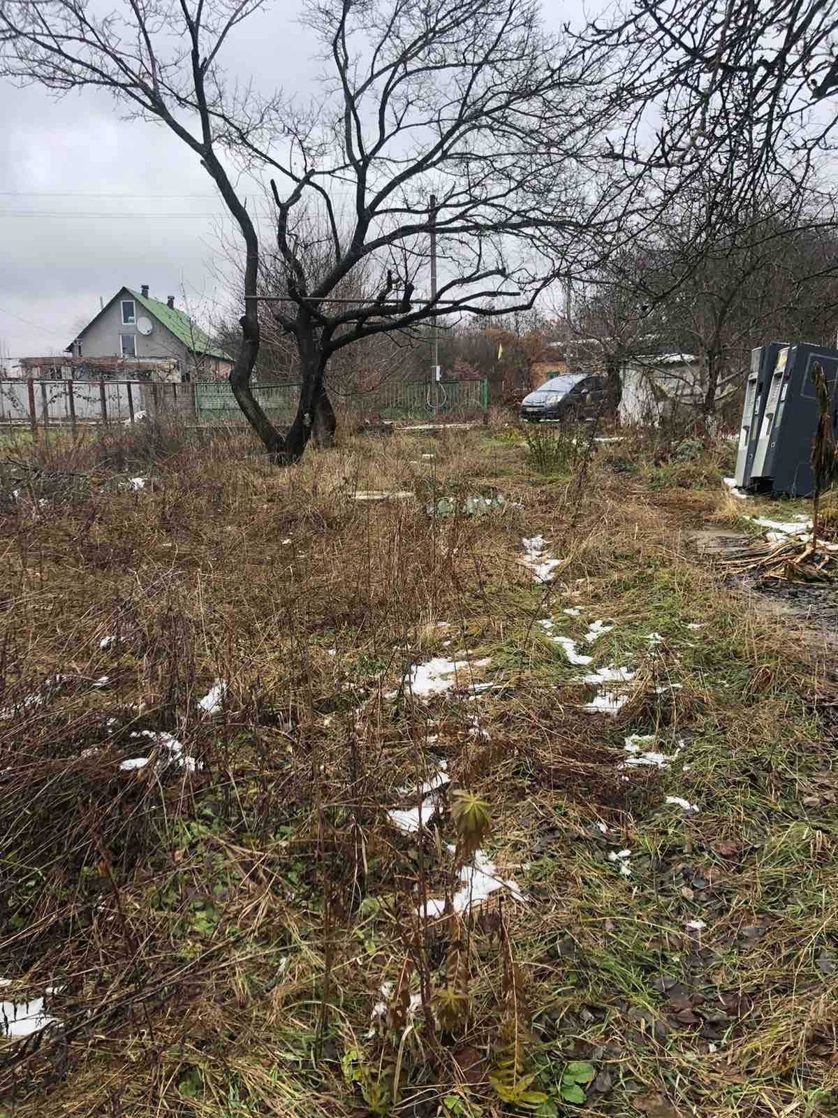 (3) Продам земельну ділянку в с. Тютьки 1736