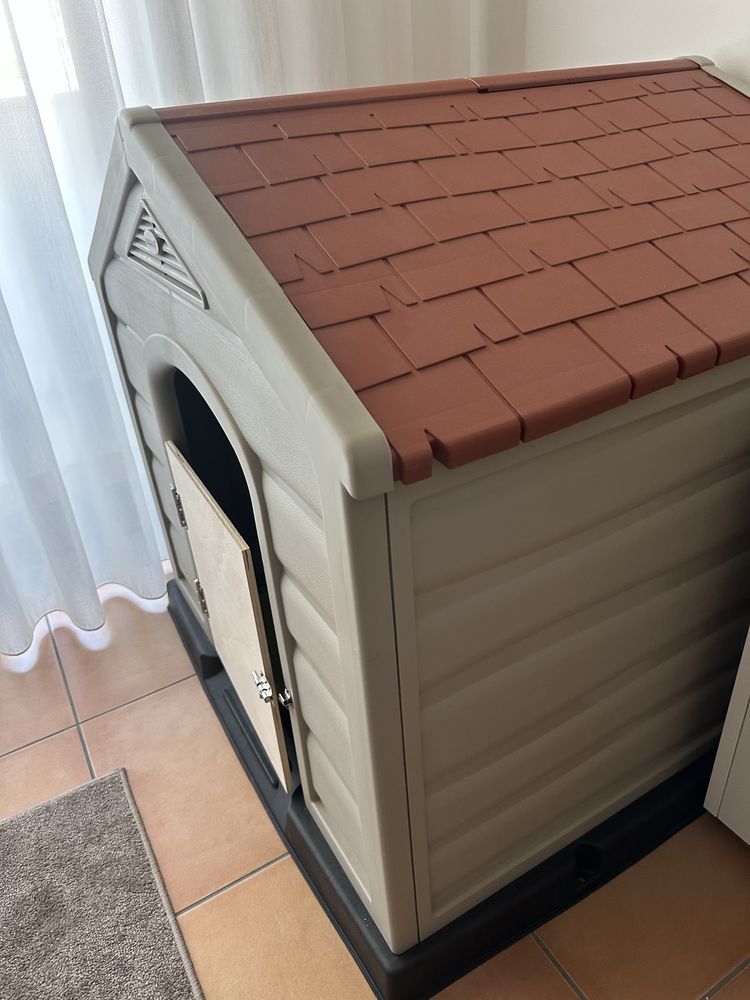 Casinha para animal de estimaçao com porta NOVA