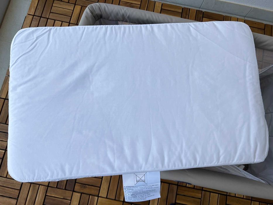Berço Chicco Next2Me Essential — impecável + protetor + 2 lençóis