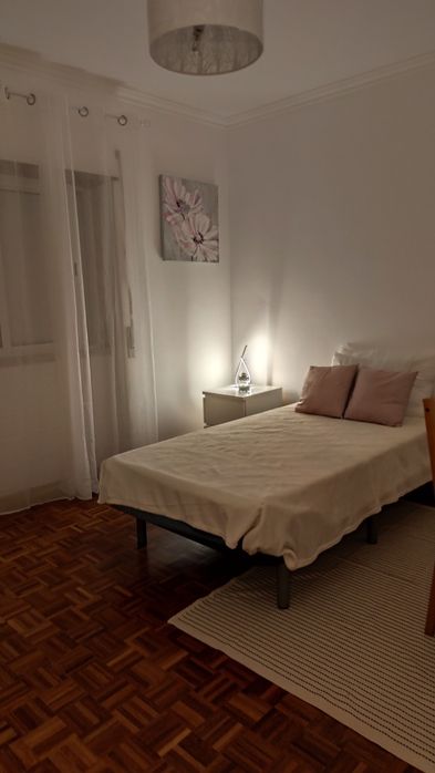 Quarto para alugar em Mem Martins