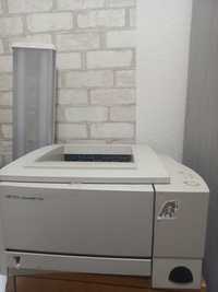 Лазерний принтер HP  2100 ч/б формат А4 , б/у .
Стан робочий .