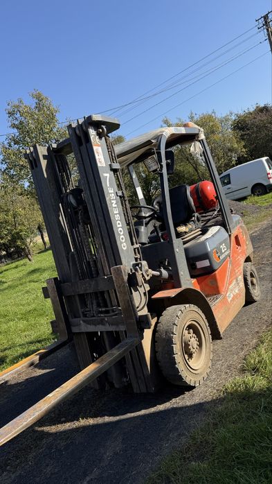 Wózek widłowy GOODSENSE 2,5 t. silnik nissana.