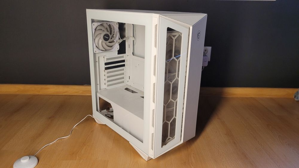 Obudowa MSI MPG Gungnir 110R Biała