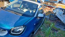 Smart FORFOUR II 2015' klapa tylna niebieska transport/dostawa