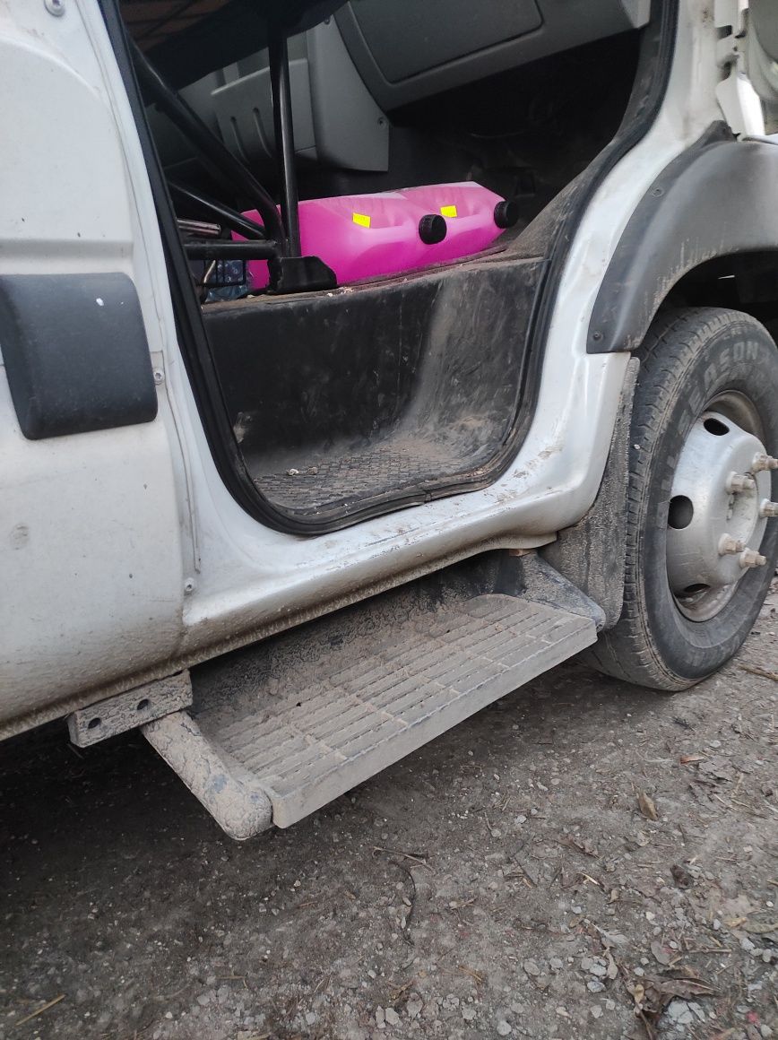 Renault master 09 r uszkodzony lub na części