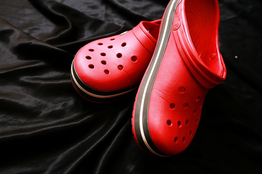 продам крутые классные оригинальные сандалии сабо Crocband Clog Crocs