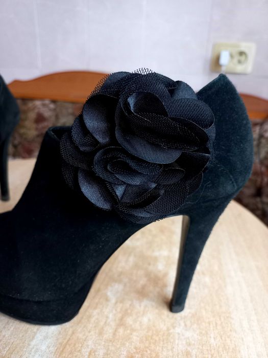 Чёрные замшевые туфли Minelli 38 размер