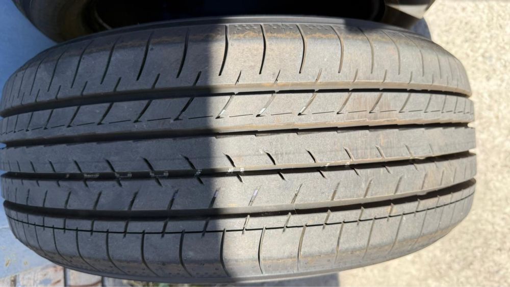 Продам резину  r17.  215-55-17