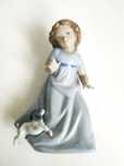 Статуэтка Играющая девочка. Lladro
