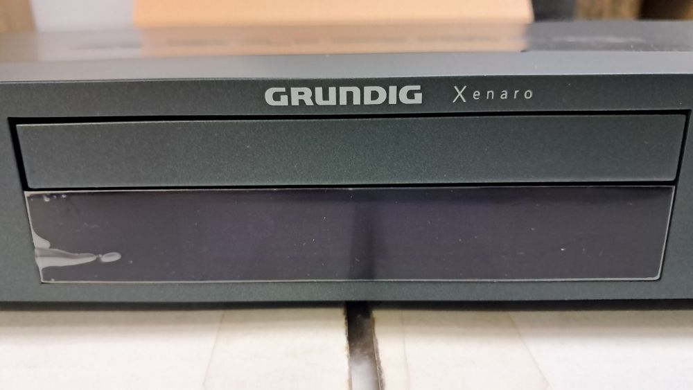 Leitor cd / dvd Grundig Xenaro GDP4200