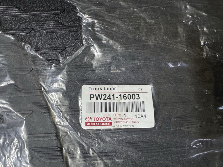 Toyota Corolla Cross Mata wykladzina bagaznika nowa oryginalna OE