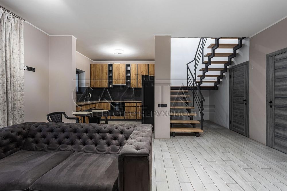 Продажа дома (дуплекс) р-н Жуляны Срочная продажа Держпрограмы ДА