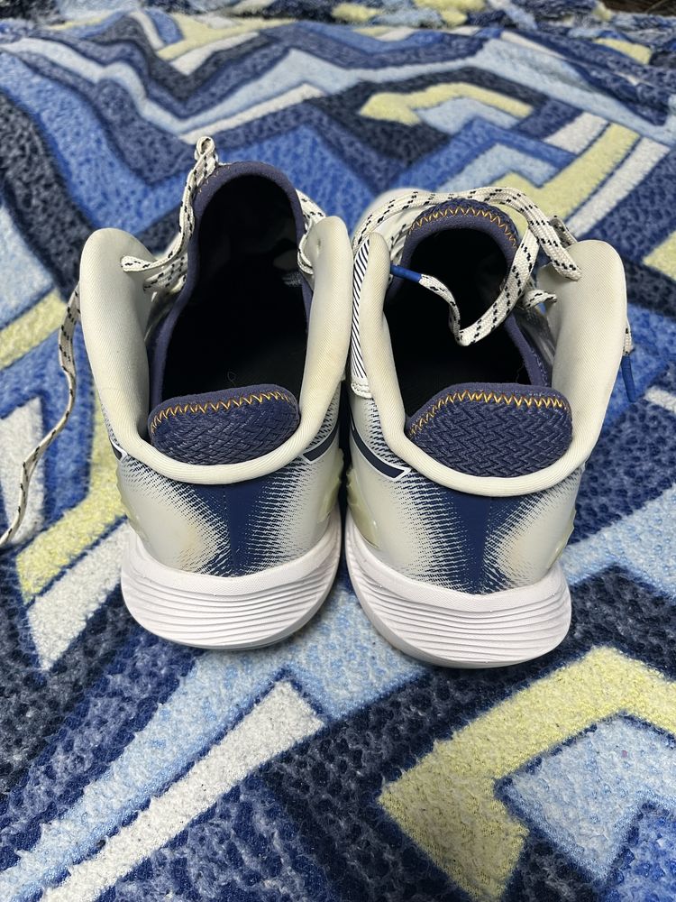 Волейбольні кросівки Asics Metarise