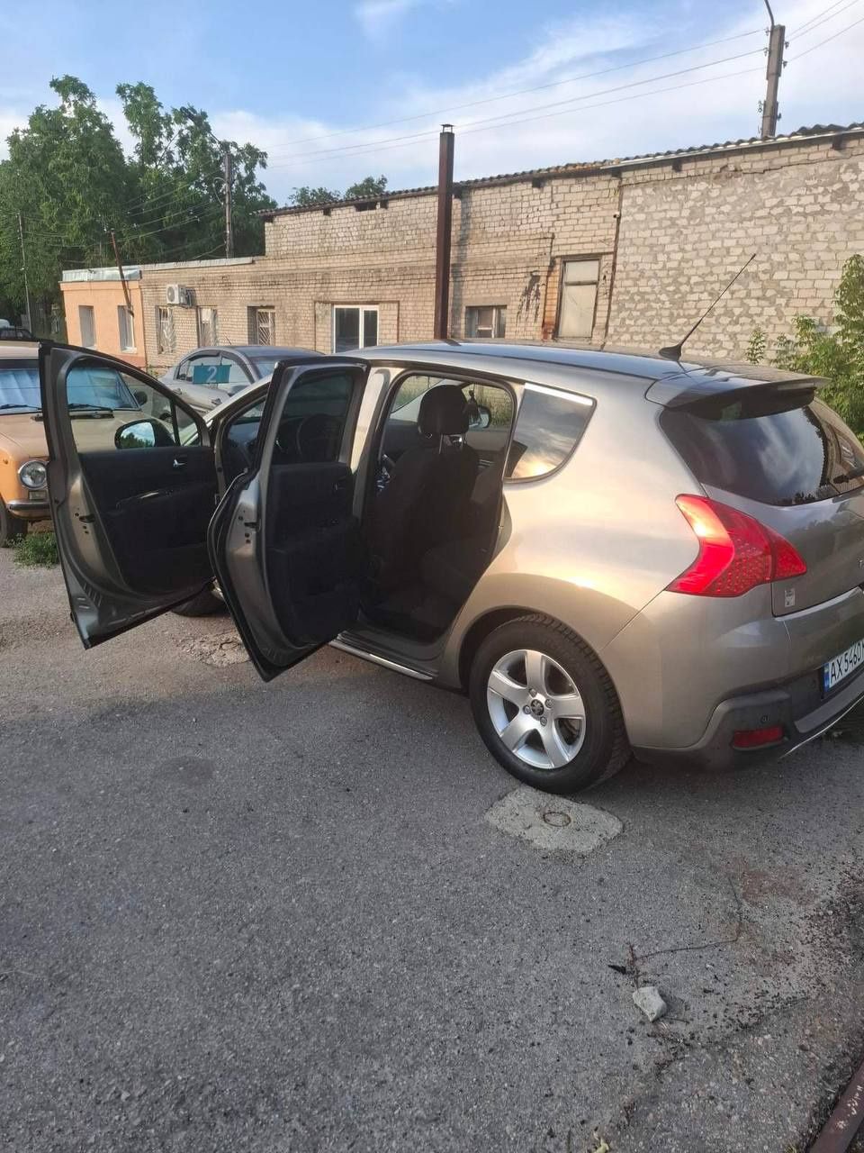 Продам PEUGEOT 3008 гібрид