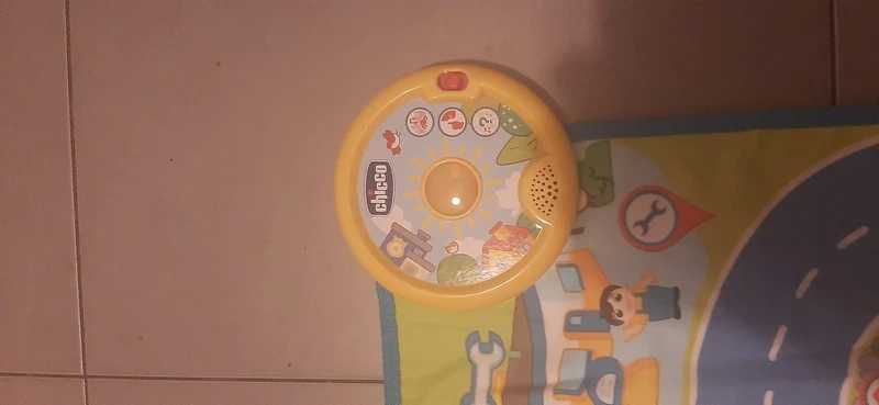 Tapete interativo com som da Chicco