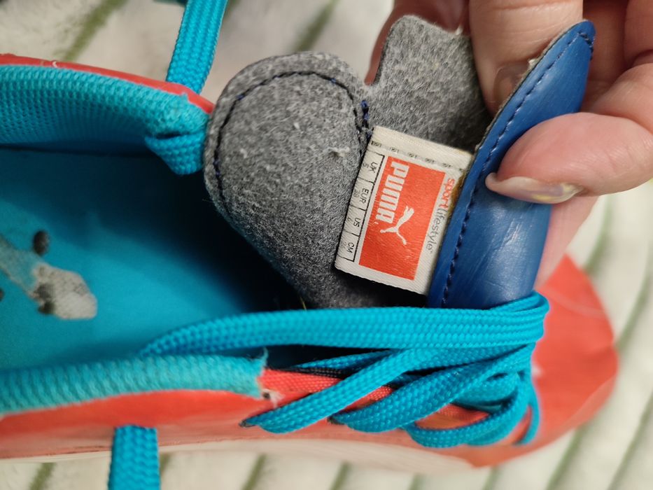 Футбольні бутси сороконіжки Puma
Футбольні бутси сороконіжки чи